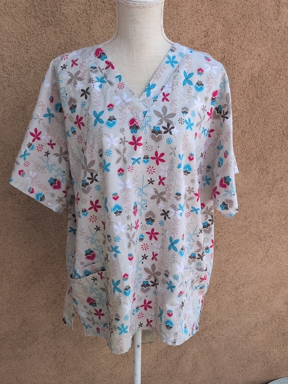 Scrub HQ Floral Hearts Vneck Medical Field Healthcare Top Feminine Summer